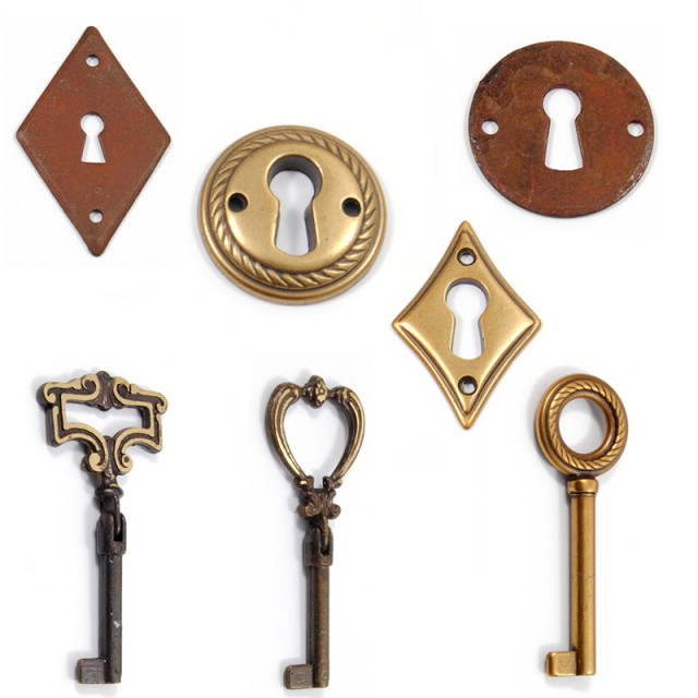 CLOSET KEYS - KEYHOLES
