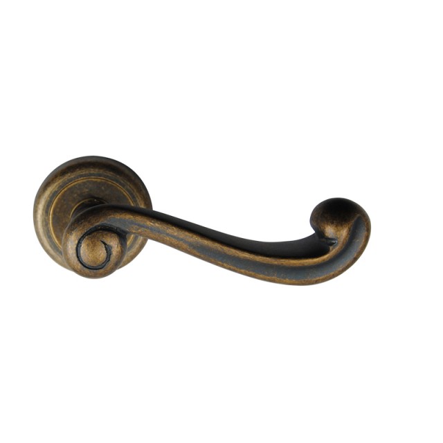 RICCIO ANTIQUE ROSETTE
