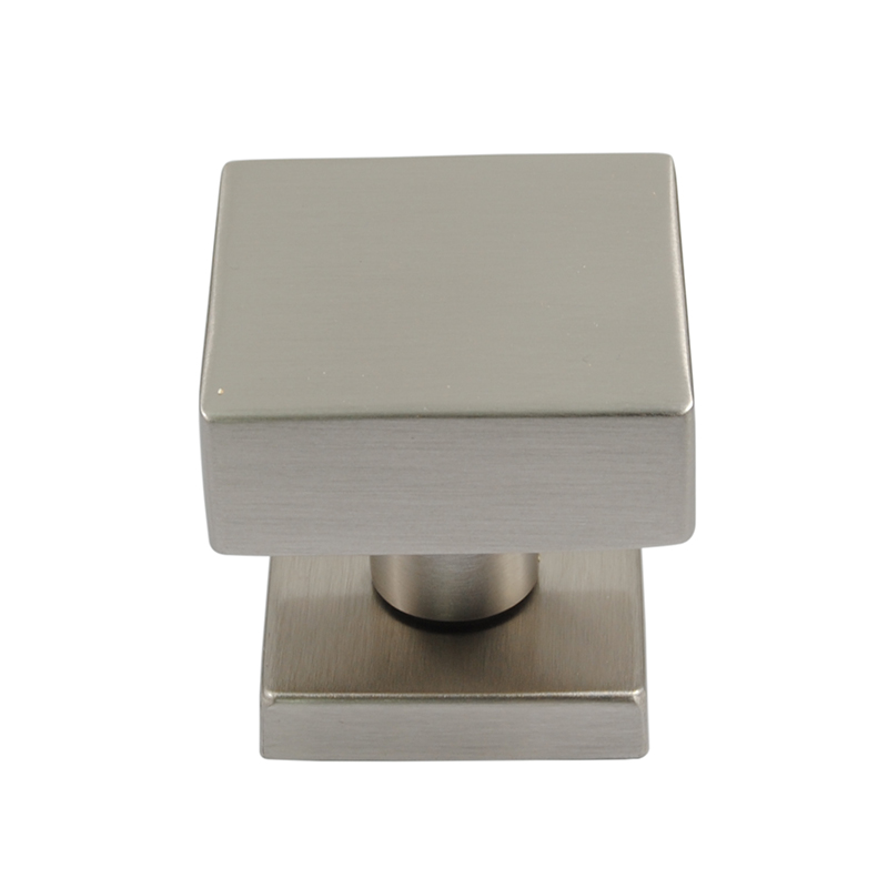 SQUARE DOOR KNOB / MAT NICKEL