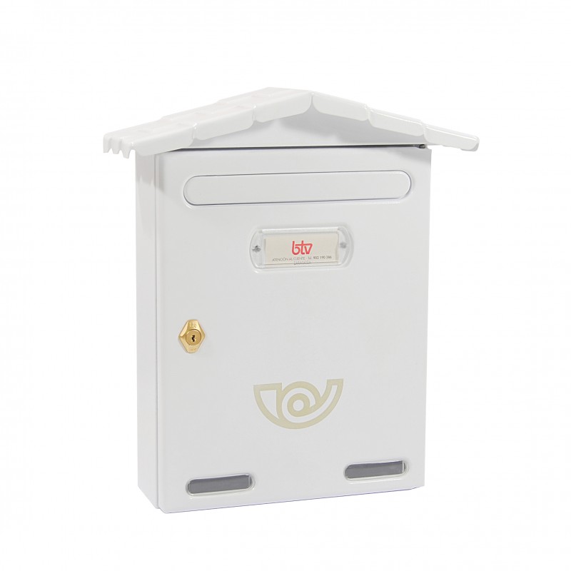 LETTERBOX CHALET / WHITE LETTERBOXES