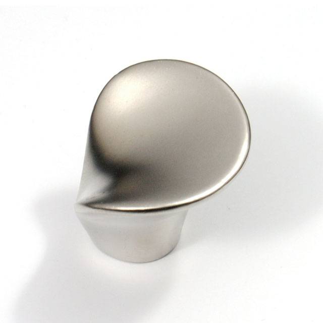 R747BM FURNITURE KNOB / MAT CHROME 