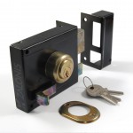 SECURITY YARD DOOR LOCK / BLACK / RIGHT